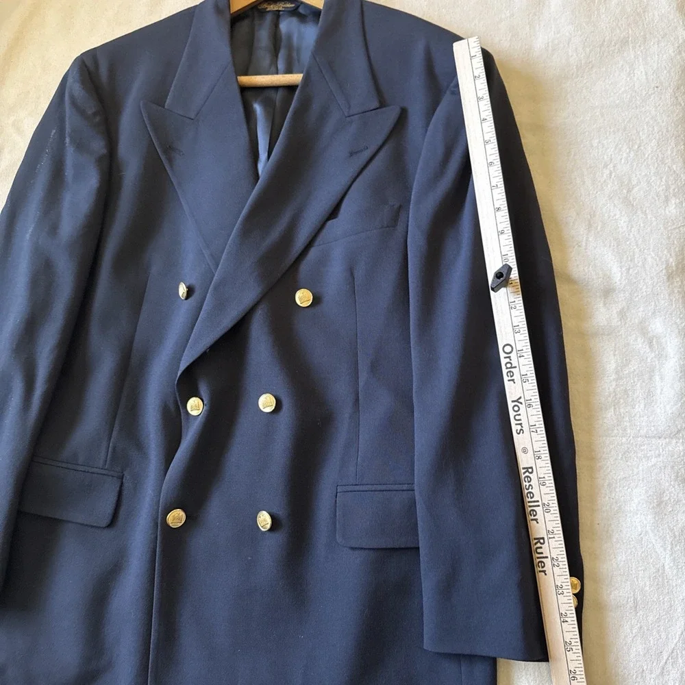 Brooks Brothers Double Breasted Blazer Mens 43R Navy Blue Gold Crest Buttons USA